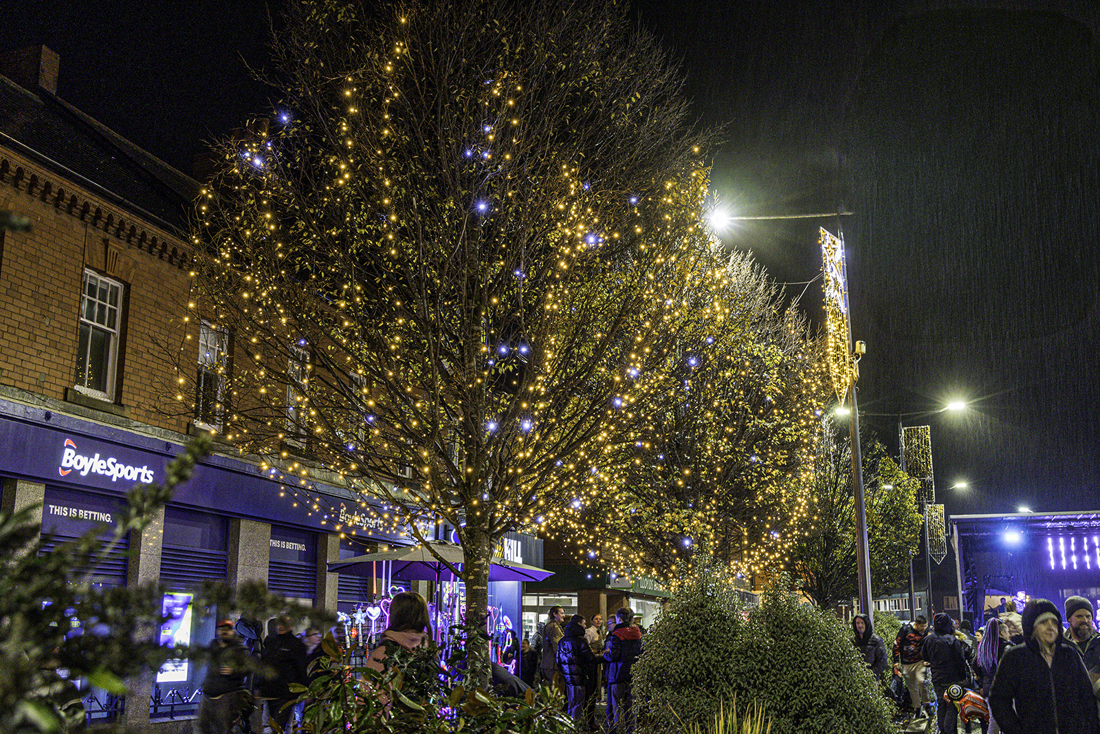 Ashington's Christmas Light Switch-On Draws Over 1,000 Residents Despite Challenging Weather